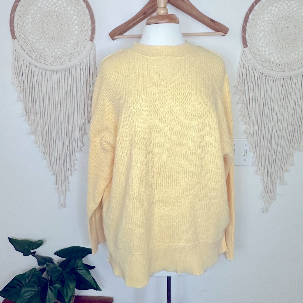 Natural buttery yellow knit thick sweater oversized small